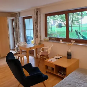 Mit Küche Und Balkon Oder Terrasse, Ruhig Und Gut Erreichbar Apartment Piding